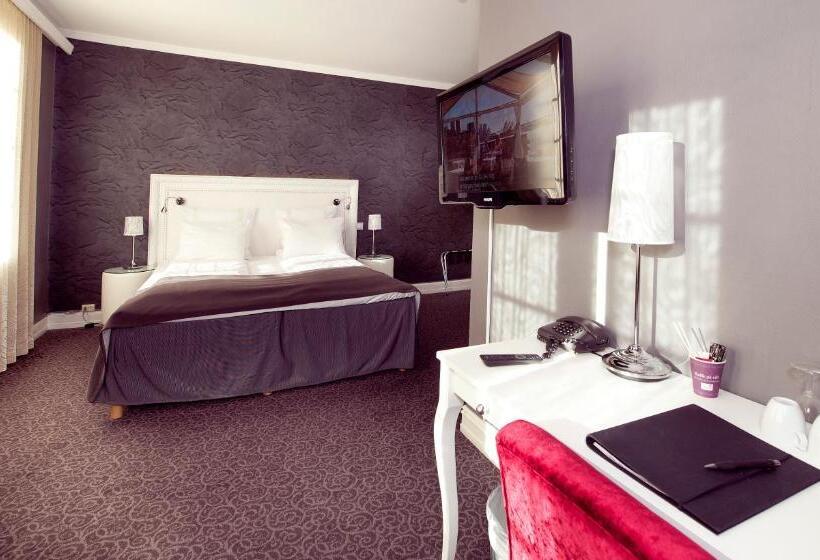 اتاق سوپریور, Clarion Collection Hotel Savoy