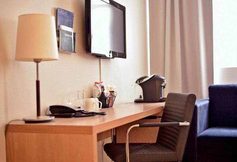 اتاق خانوادگی, Clarion Collection Hotel Savoy