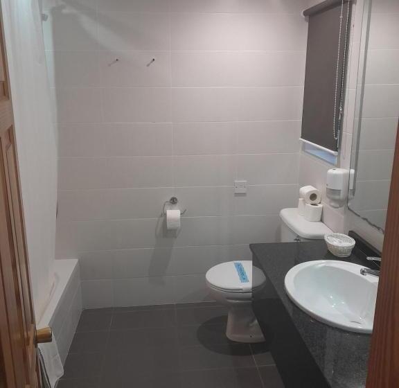 اتاق استاندارد سه نفره, Cornucopia