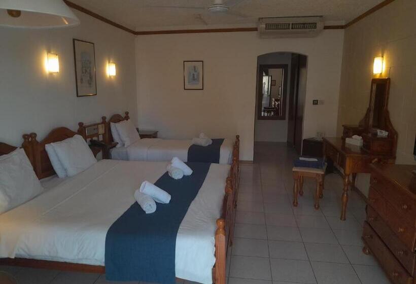 اتاق استاندارد سه نفره, Cornucopia