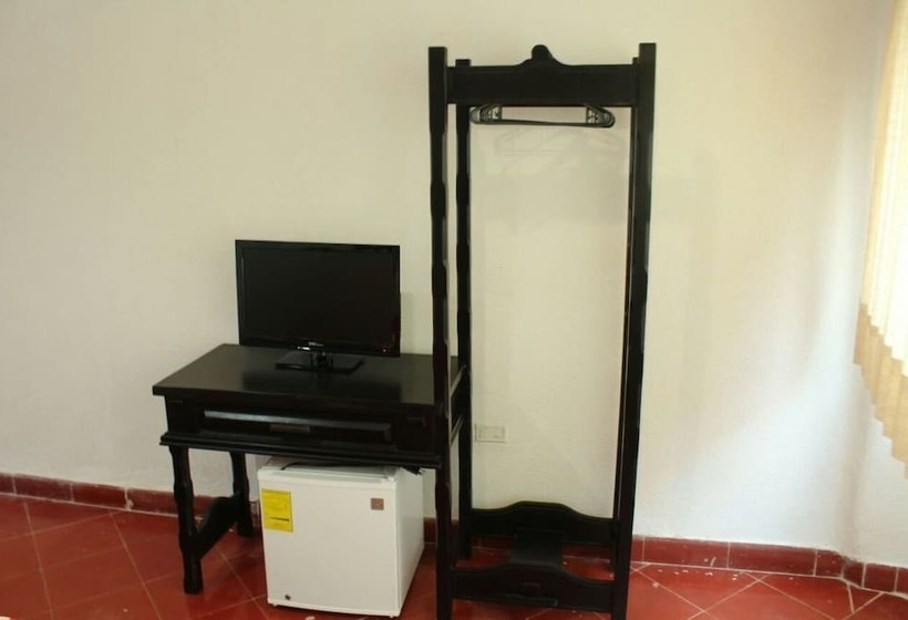 스탠다드 룸 킹사이즈 침대, Es Berny