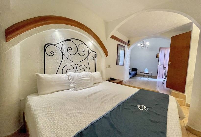 سوییت جونیور, Frances