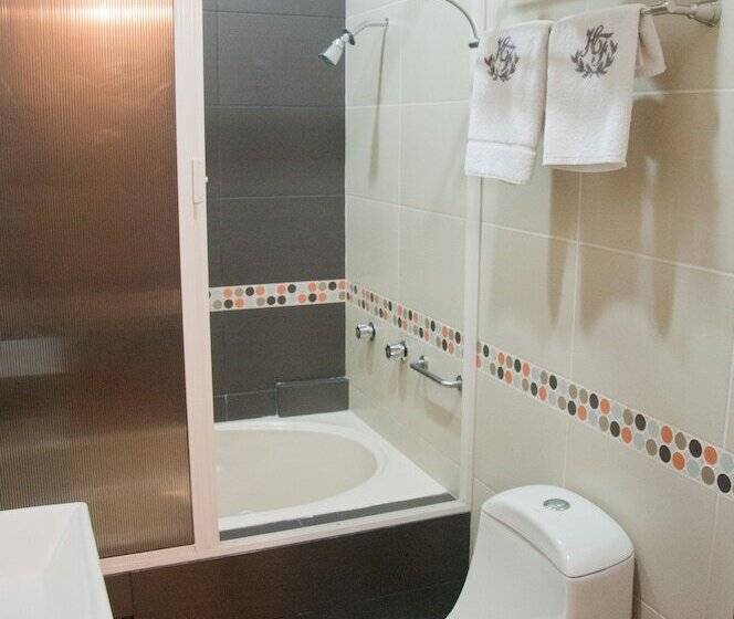 Suite Premium, Frances