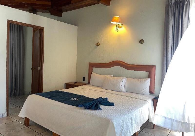 سوئیت پریمیوم, Frances