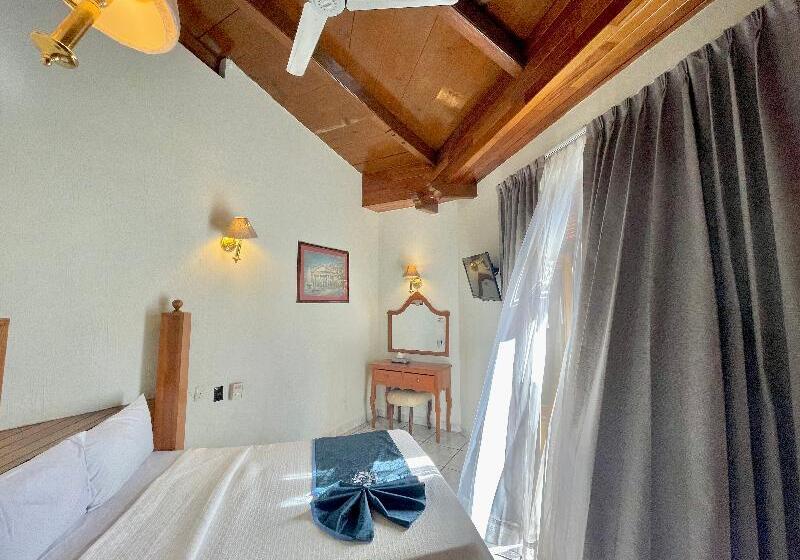 سوئیت پریمیوم, Frances