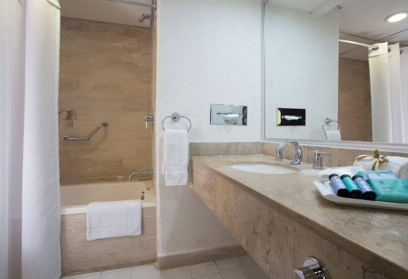 اتاق سوپریور, Campeche Malecon