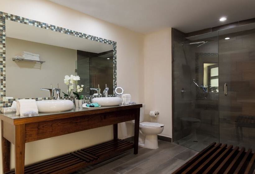 اتاق سوپریور, Campeche Malecon