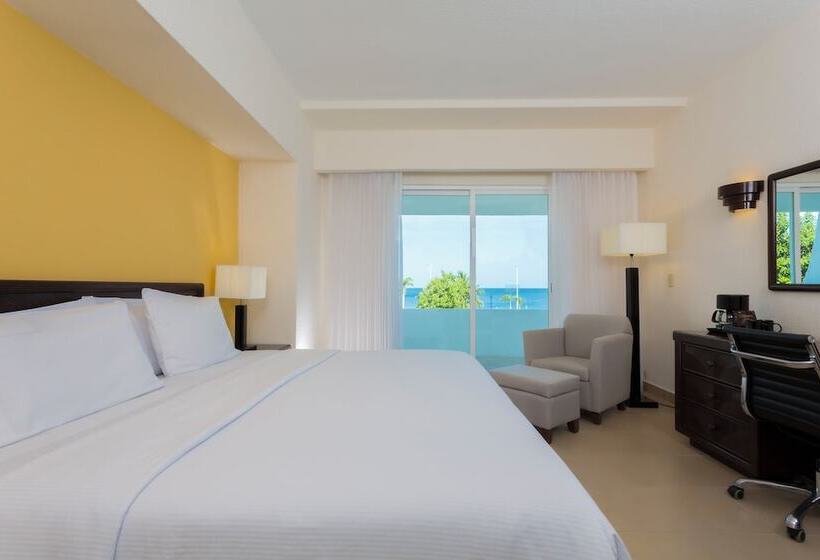 اتاق سوپریور, Campeche Malecon