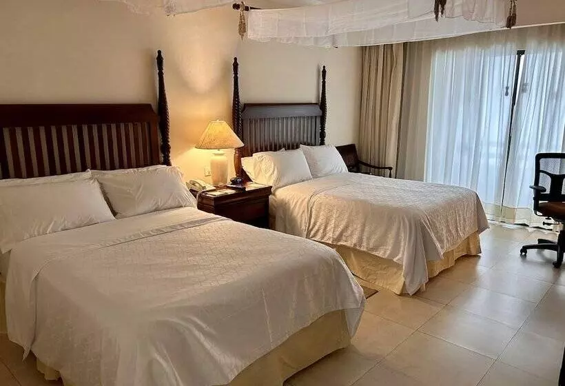 2ダブルベッドのスタンダードルーム, Holiday Inn Merida, An Ihg