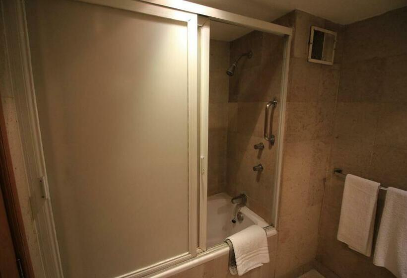 اتاق لوکس, Maria Cristina