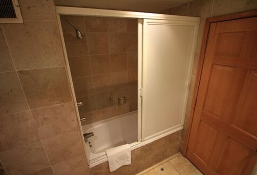 اتاق لوکس, Maria Cristina