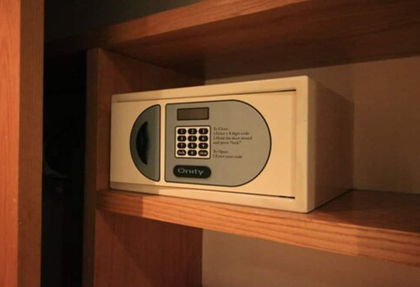 اتاق لوکس, Maria Cristina