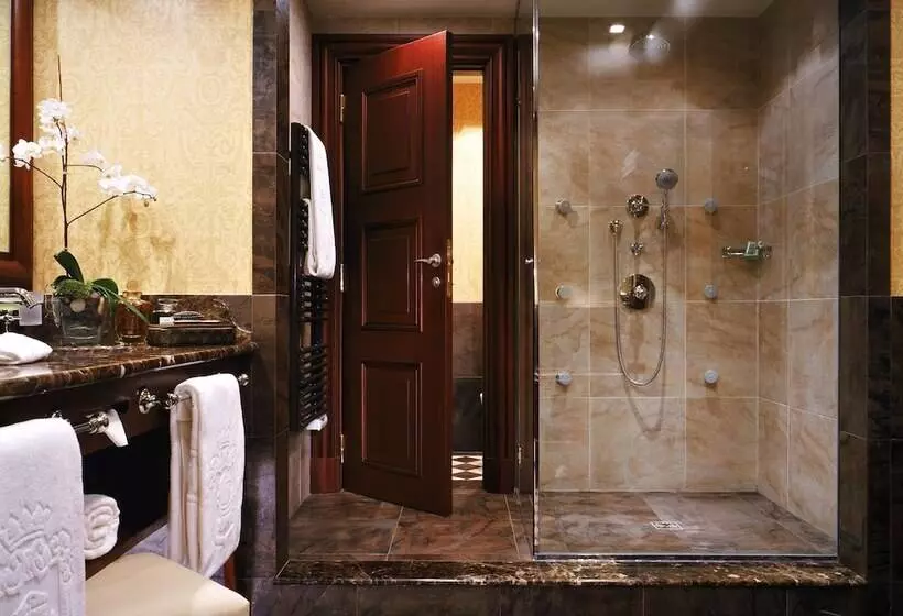 Deluxe Suite Sea View, Hôtel Métropole Monte Carlo