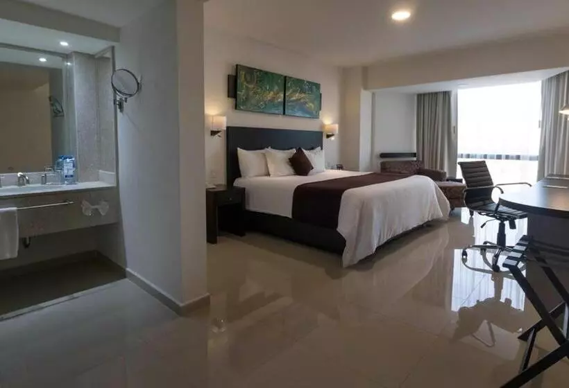اتاق لوکس, Mision Torreon