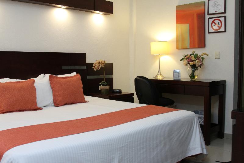 キングサイズベッドのスタンダードルーム, Poza Rica Centro