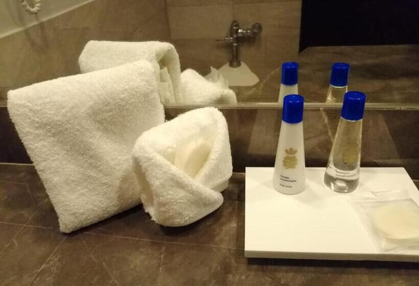 Номер Стандарт, Royal Reforma