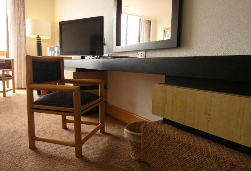 Номер Стандарт, Royal Reforma