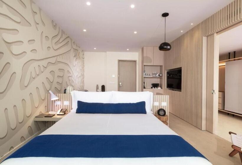 Deluxe Room King Bed with Views, Sls Cancun