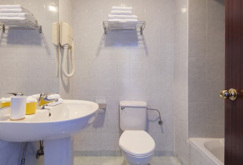 اتاق استاندارد با چشم‌انداز دریا, Sliema Hotel By St Hotels