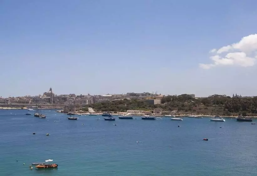 اتاق استاندارد با چشم‌انداز دریا, Sliema Hotel By St Hotels