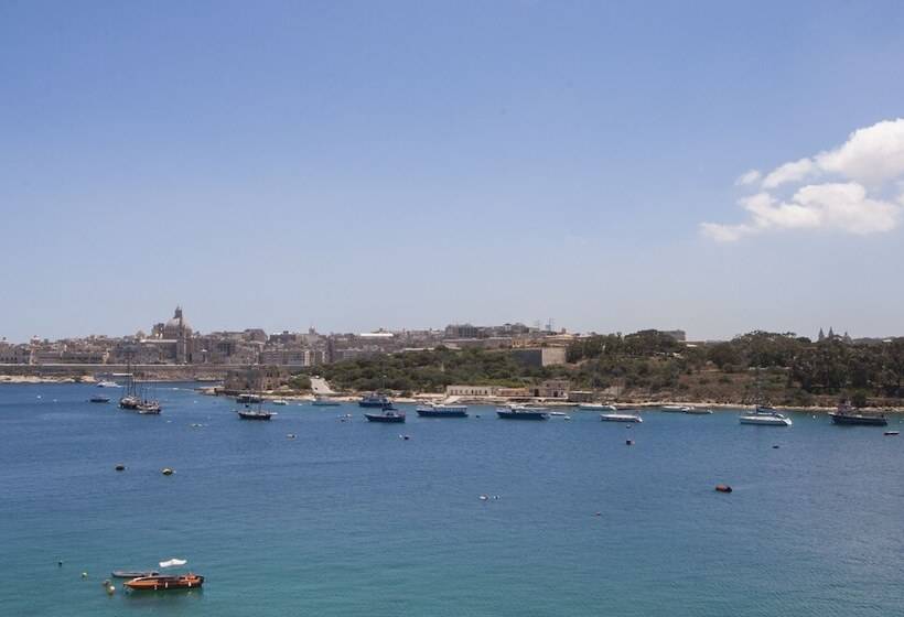 اتاق خانوادگی با چشم‌انداز دریا, Sliema Hotel By St Hotels