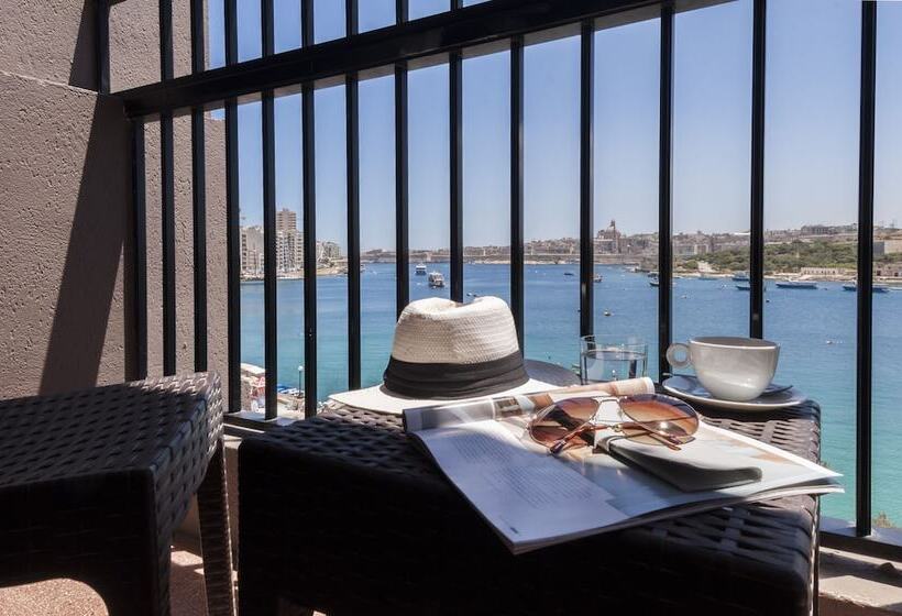 اتاق خانوادگی با چشم‌انداز دریا, Sliema Hotel By St Hotels