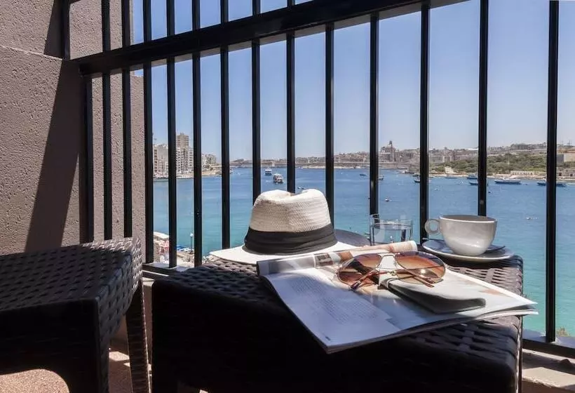 اتاق خانوادگی با چشم‌انداز دریا, Sliema Hotel By St Hotels