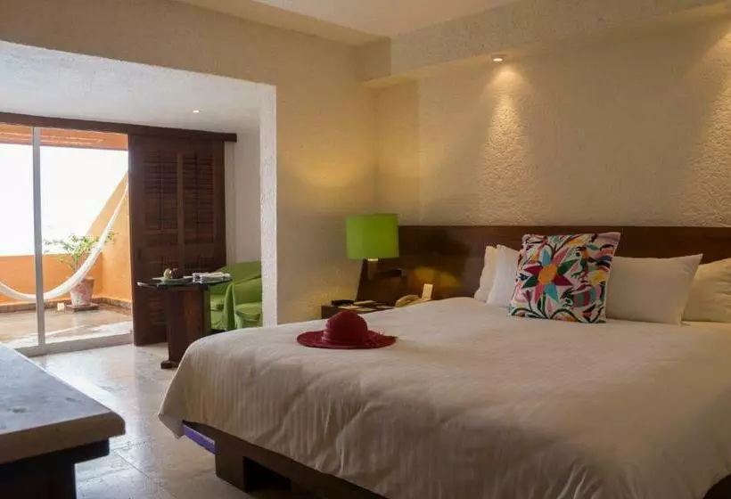 キングサイズベッドのデラックスルーム, Las Brisas Ixtapa