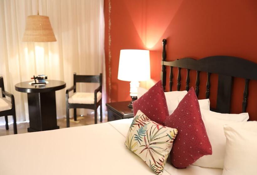 스탠다드 룸 킹사이즈 침대, Montetaxco