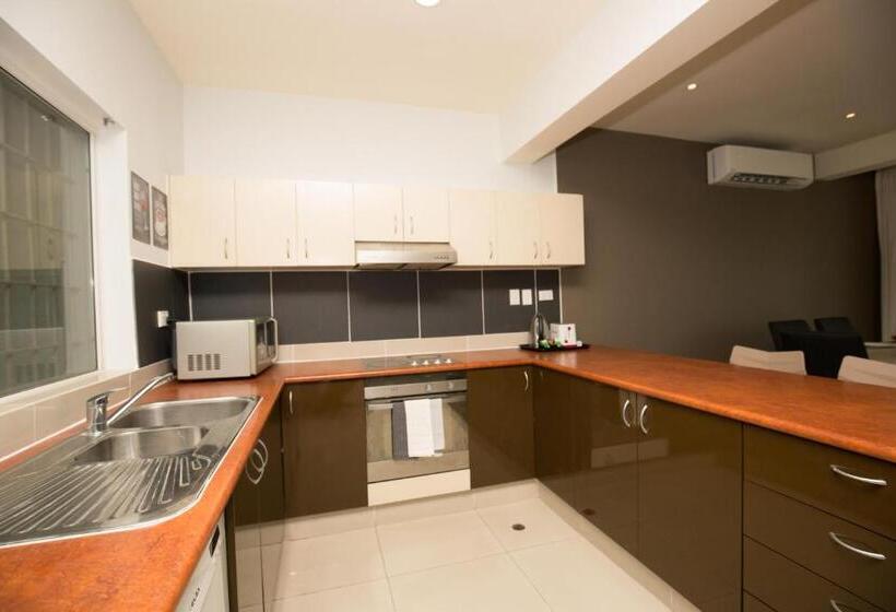 ２ベッドルームアパートメント, Gateway