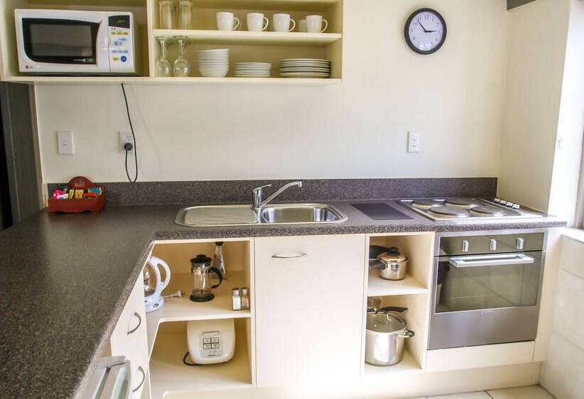 带2个卧室的公寓, Camelot Motor Lodge