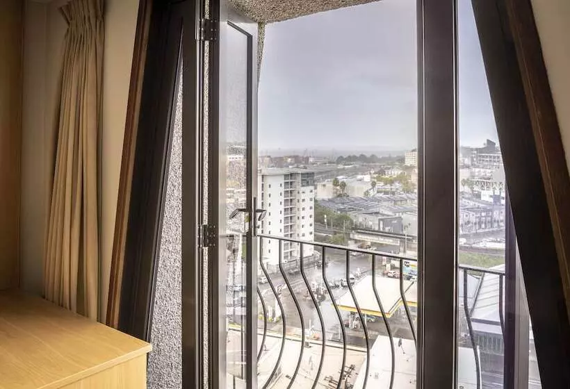 سوییت جونیور, Copthorne Hotel Auckland City