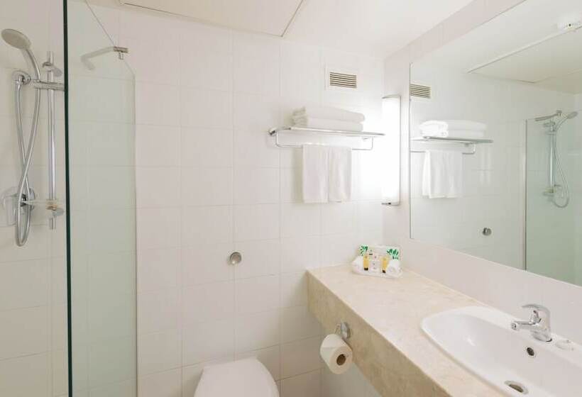 Полулюкс, Copthorne Hotel Auckland City