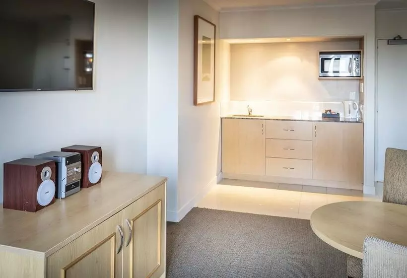 سوییت جونیور, Copthorne Hotel Auckland City