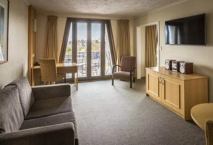سوییت جونیور, Copthorne Hotel Auckland City