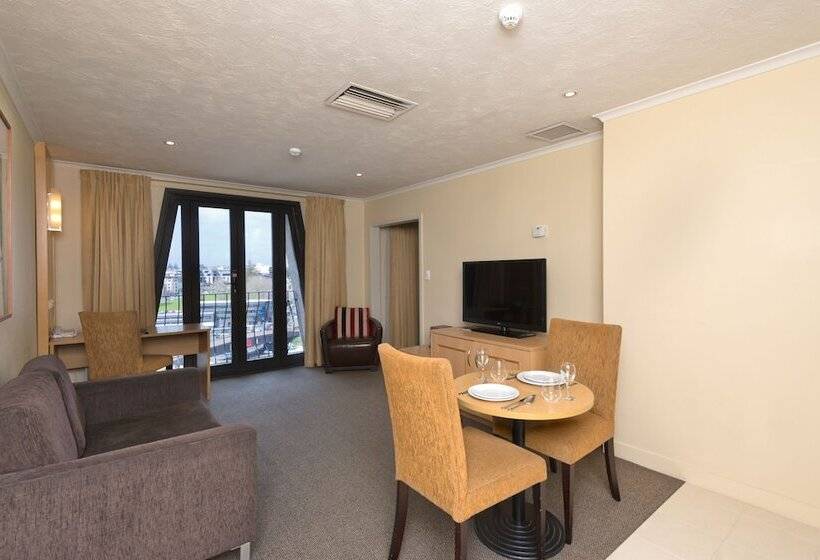 Полулюкс, Copthorne Hotel Auckland City