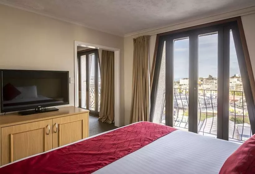 سوییت جونیور, Copthorne Hotel Auckland City