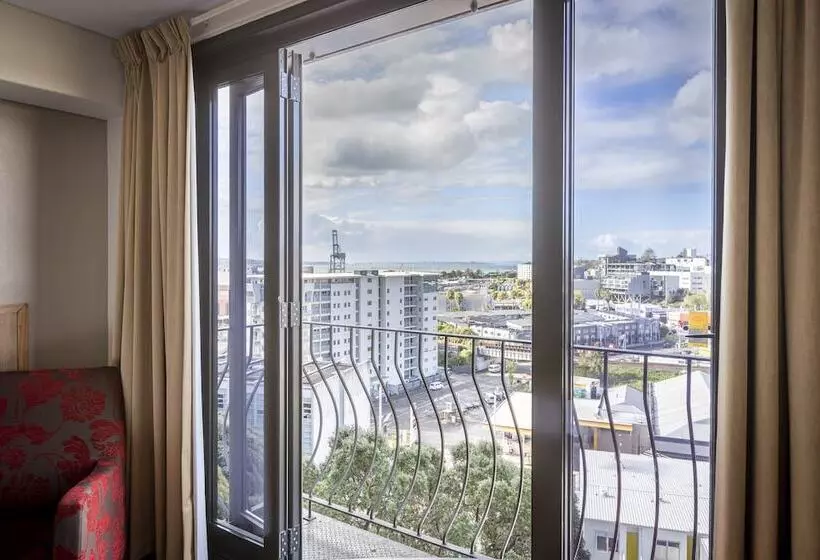 اتاق سوپریور با تخت بزرگ, Copthorne Hotel Auckland City