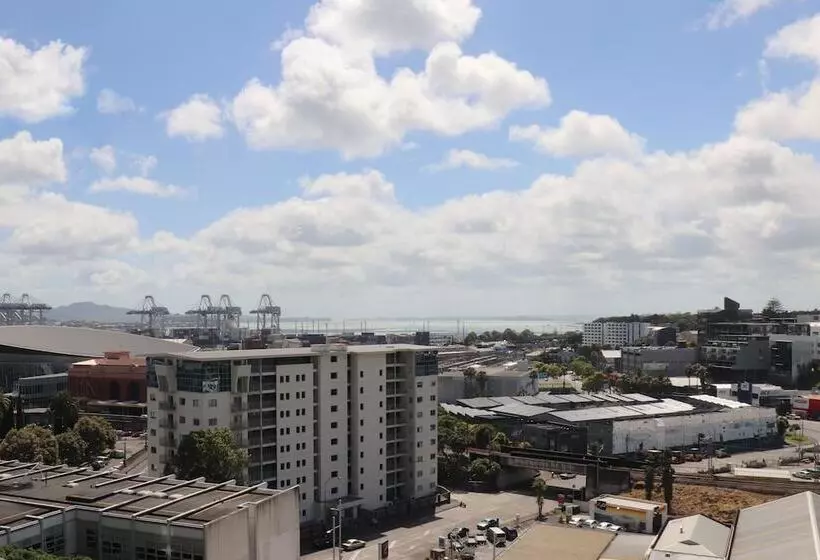 اتاق سوپریور با تخت بزرگ, Copthorne Hotel Auckland City