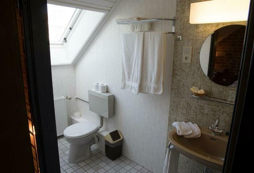 غرفة قياسية ثلاثية, De Lindeboom