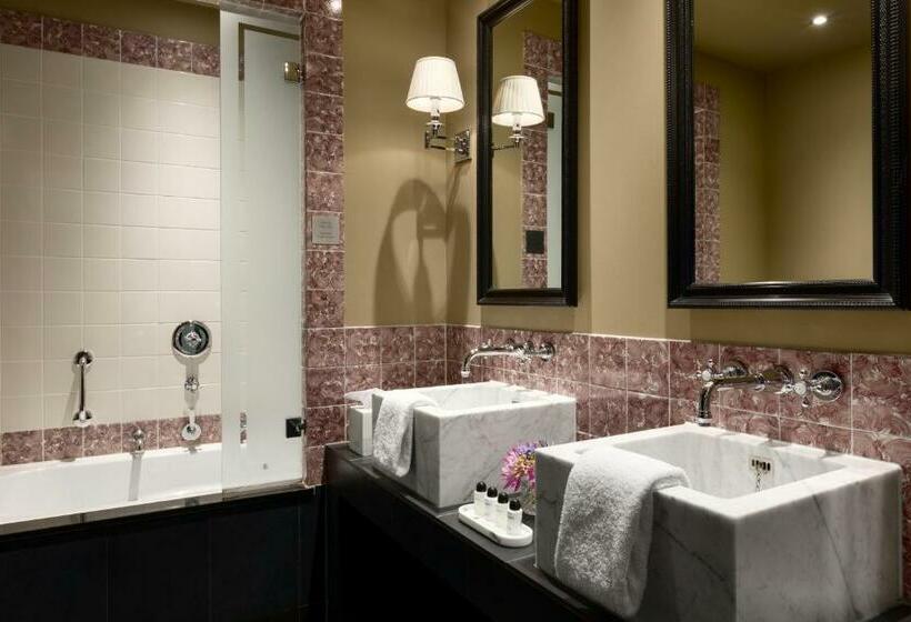 スーペリアールーム, Des Indes The Hague