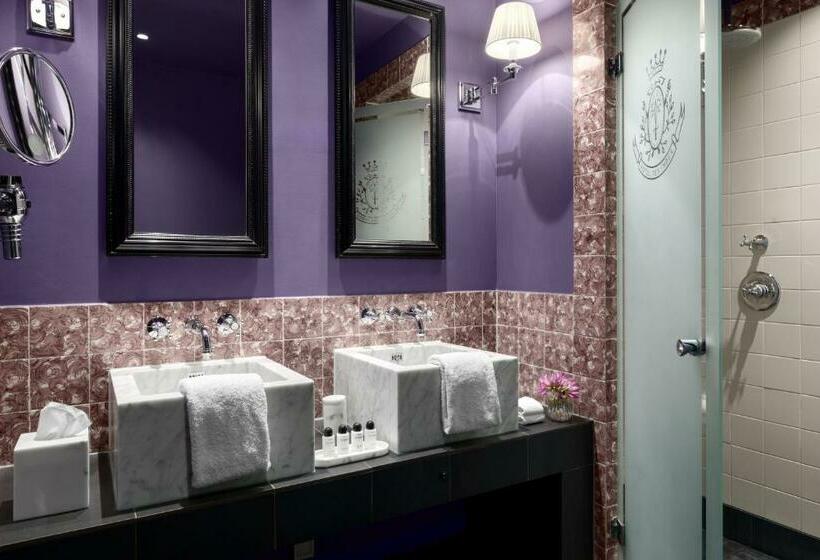 デラックスルーム, Des Indes The Hague