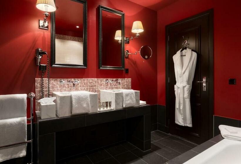 ジュニアスイート, Des Indes The Hague