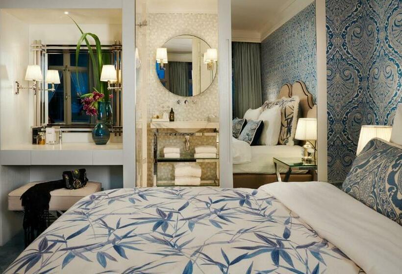 غرفة ديلوكس, Estherea