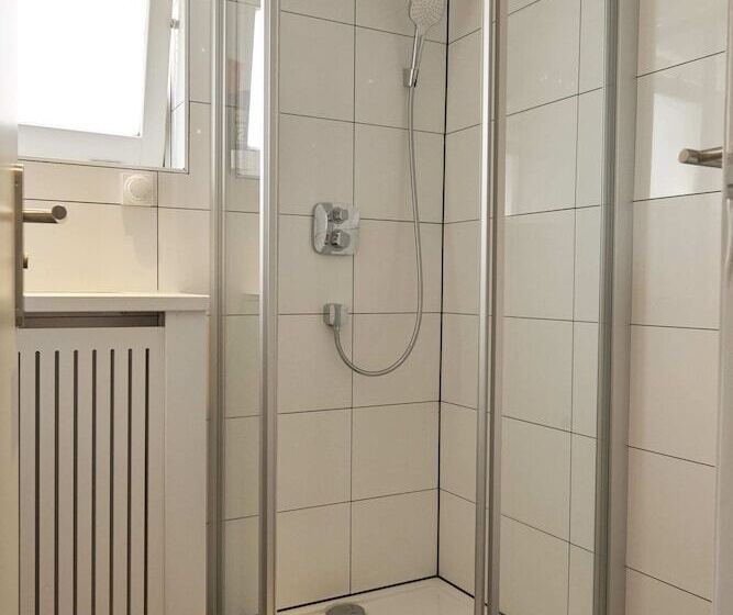 اتاق یک نفره پایه با سرویس بهداشتی مشترک, Itc