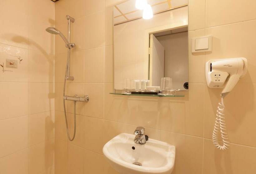 اتاق استاندارد سه نفره, Itc