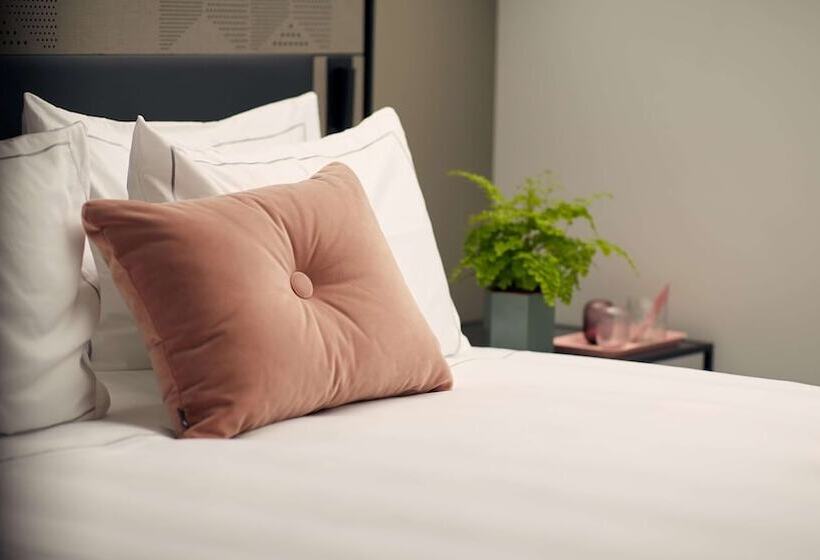 استودیوی استاندارد, Park Plaza Vondelpark Amsterdam