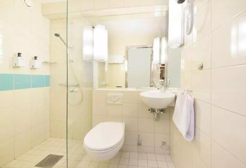 اتاق استاندارد, Quality Hotel Maritim