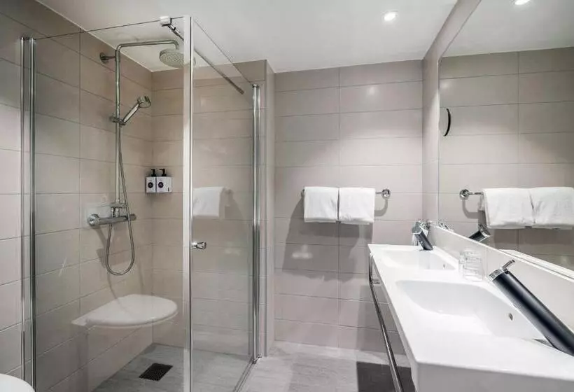 اتاق خانوادگی, Quality Hotel Maritim