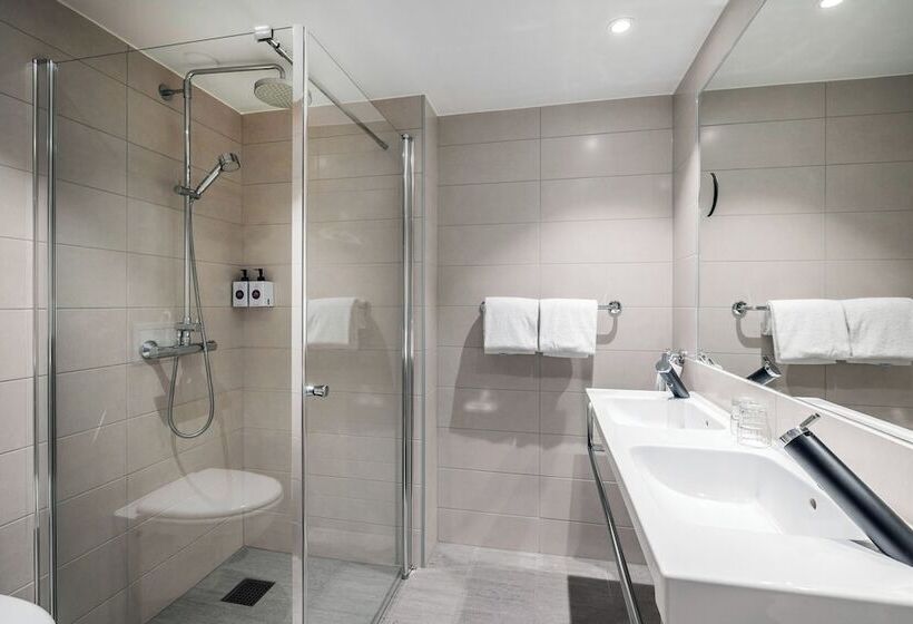 家庭间, Quality Hotel Maritim